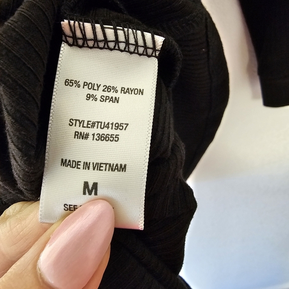 Beacon Apparel Women's Black Button-Up Collared Top Size Medium NWOT - Picture 4 of 7